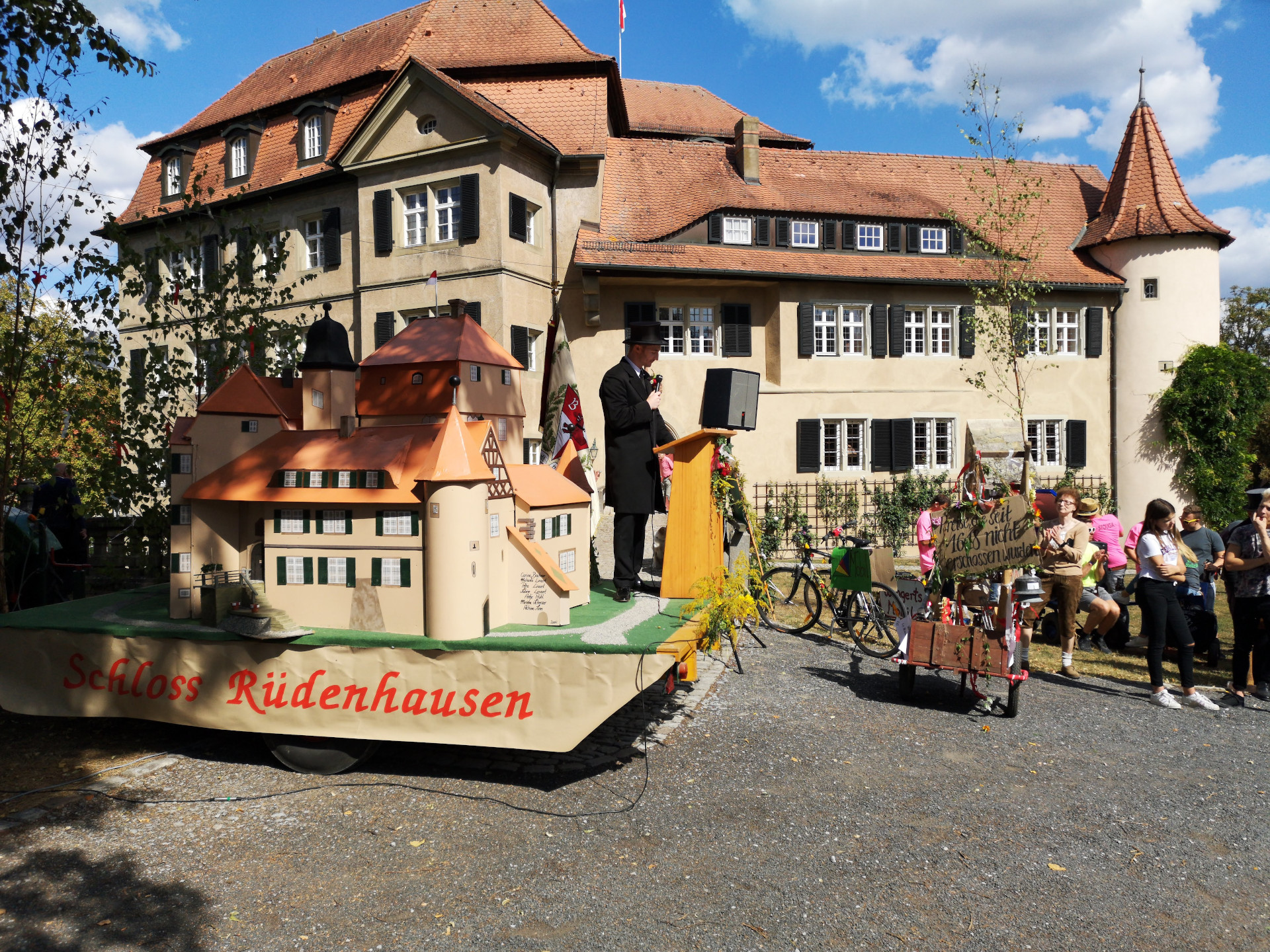 Modell vom Schloss Rüdenhausen vor selbigem